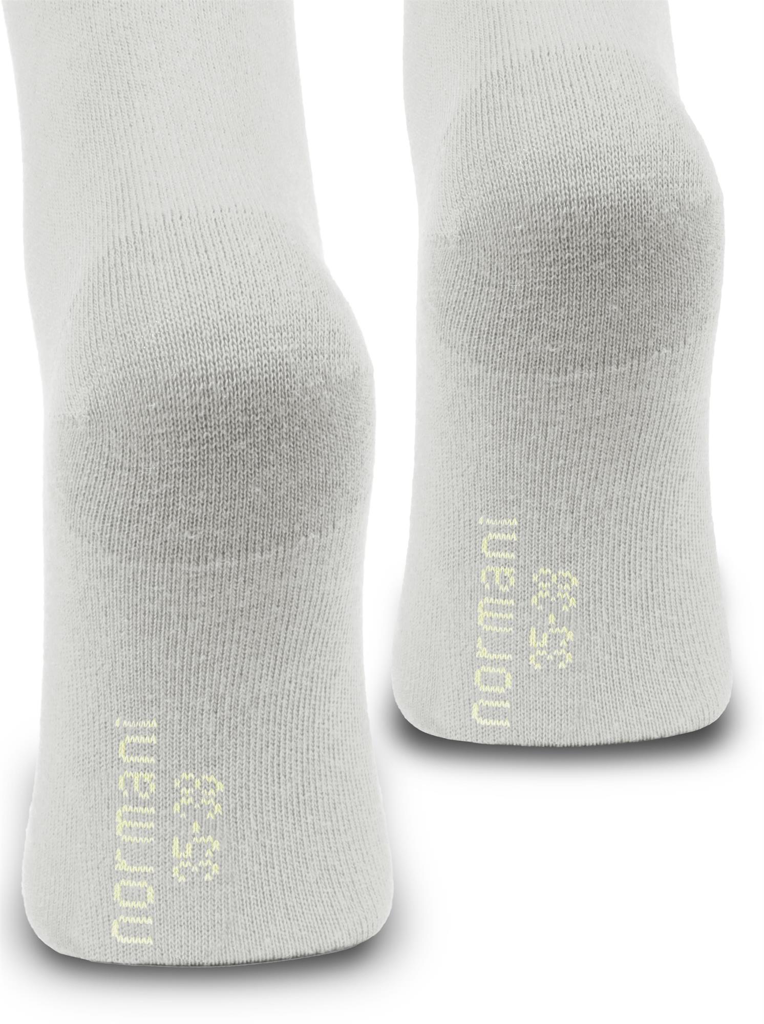 1 Paar Socken mit farbigem Bund und handgekettelter Spitze - Bild 40 von 43