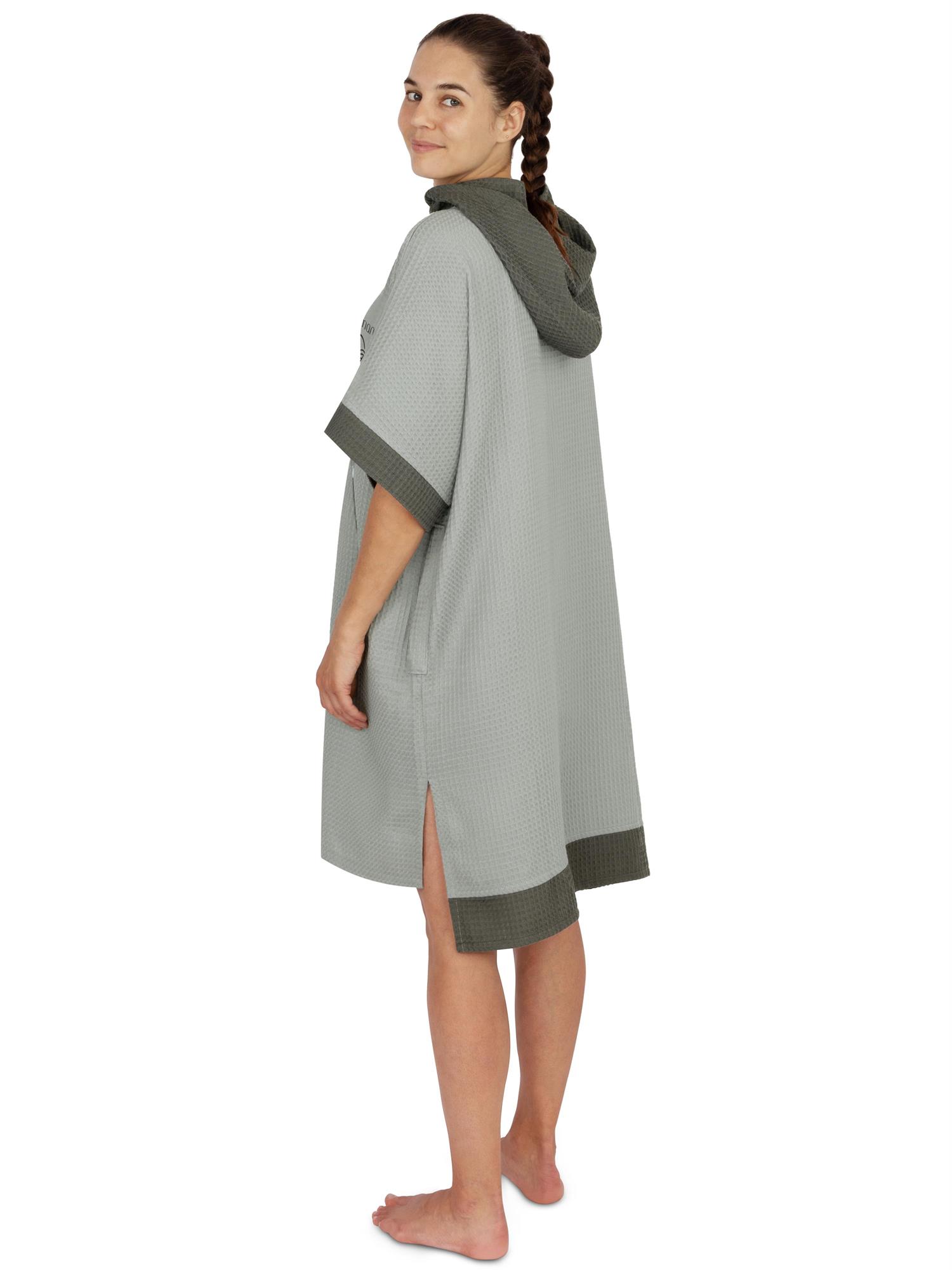 Badeponcho aus 100% Viskose | Bademantel mit Kapuze und Tasche und Umziehhilfe - Bild 14 von 29