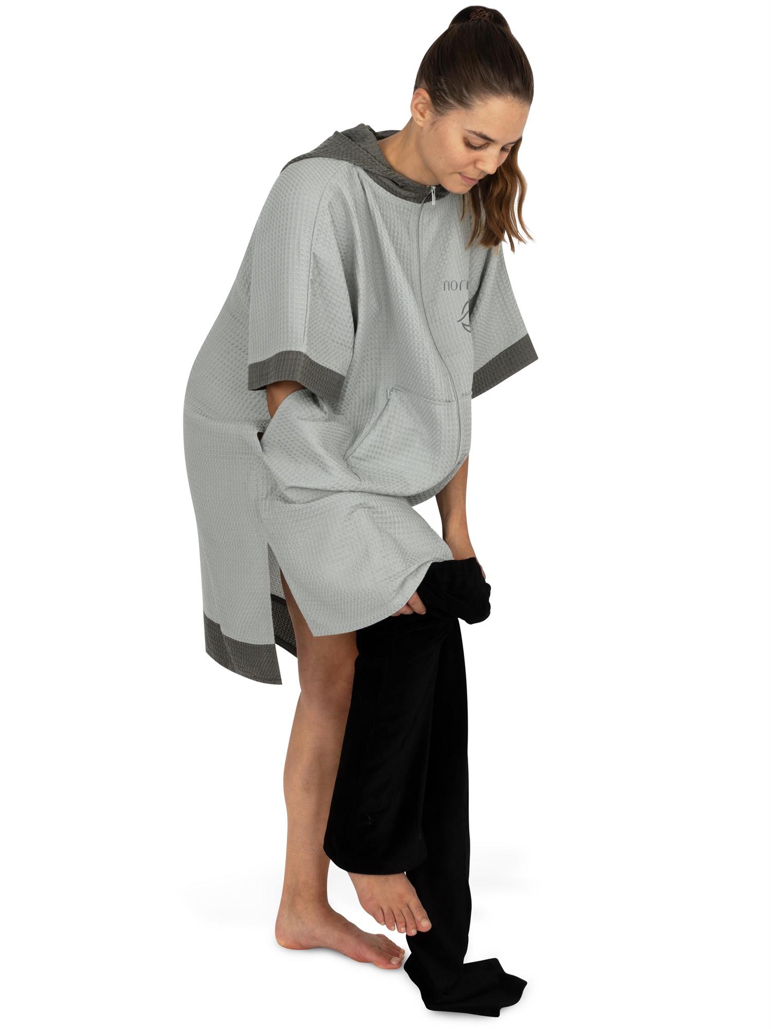 Badeponcho aus 100% Viskose | Bademantel mit Kapuze und Tasche und Umziehhilfe - Bild 15 von 29