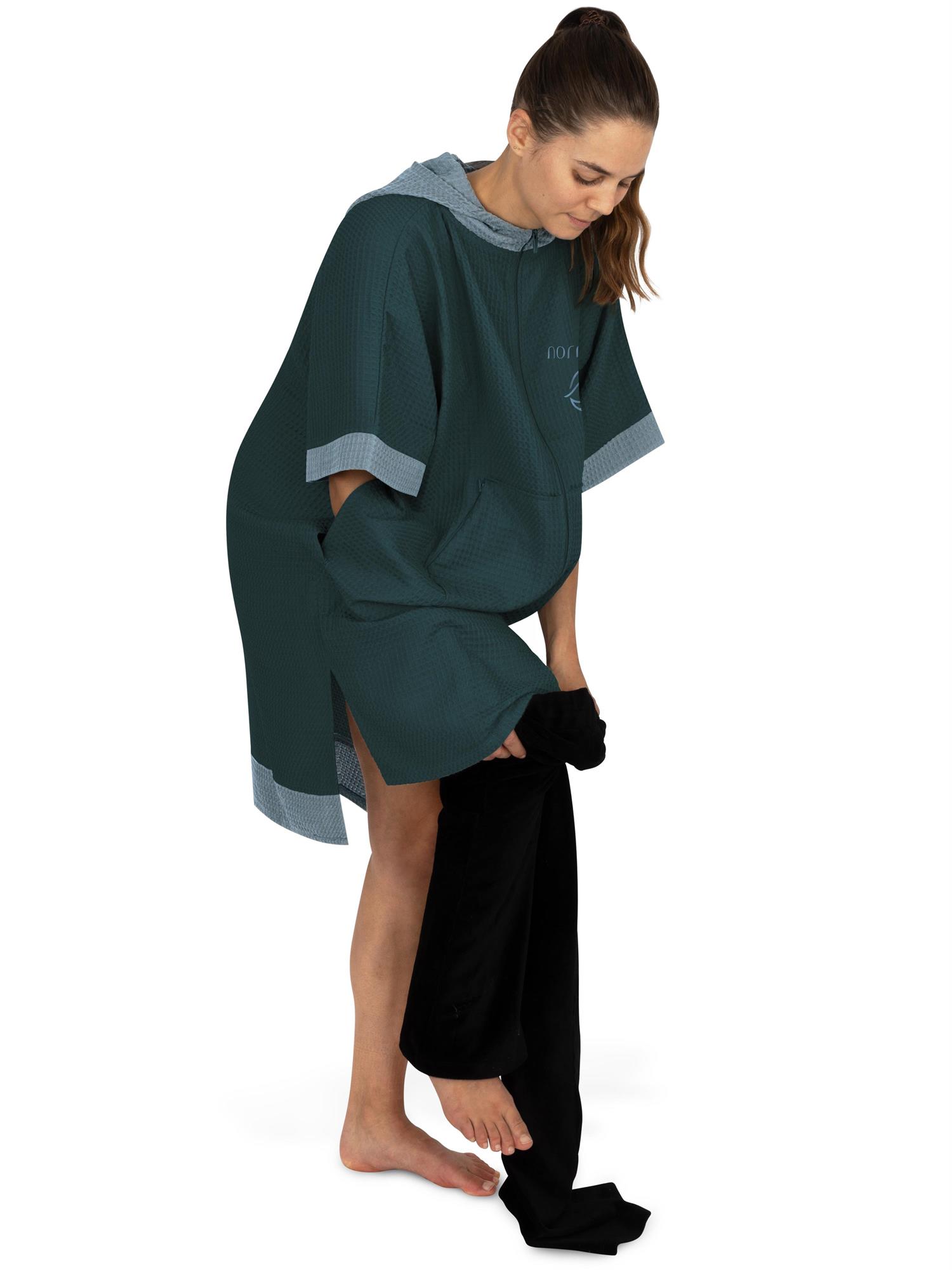 Badeponcho aus 100% Viskose | Bademantel mit Kapuze und Tasche und Umziehhilfe - Bild 22 von 29